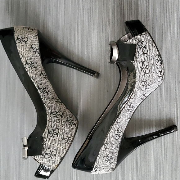 Guess heels, size 6 - Picture 3 of 5